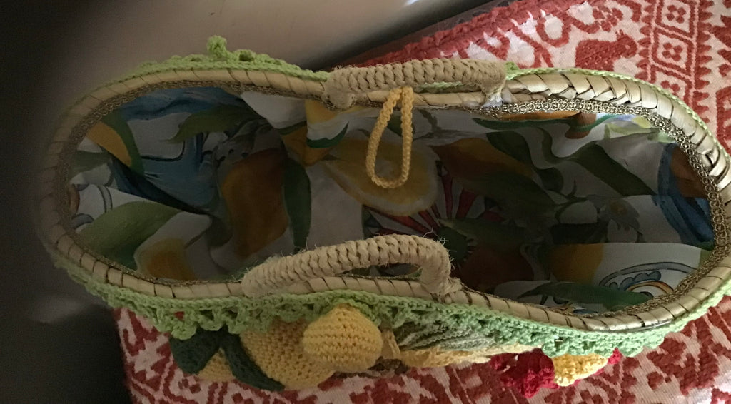 Borsa in paglia con decorazioni all’uncinetto – Fatta a mano
