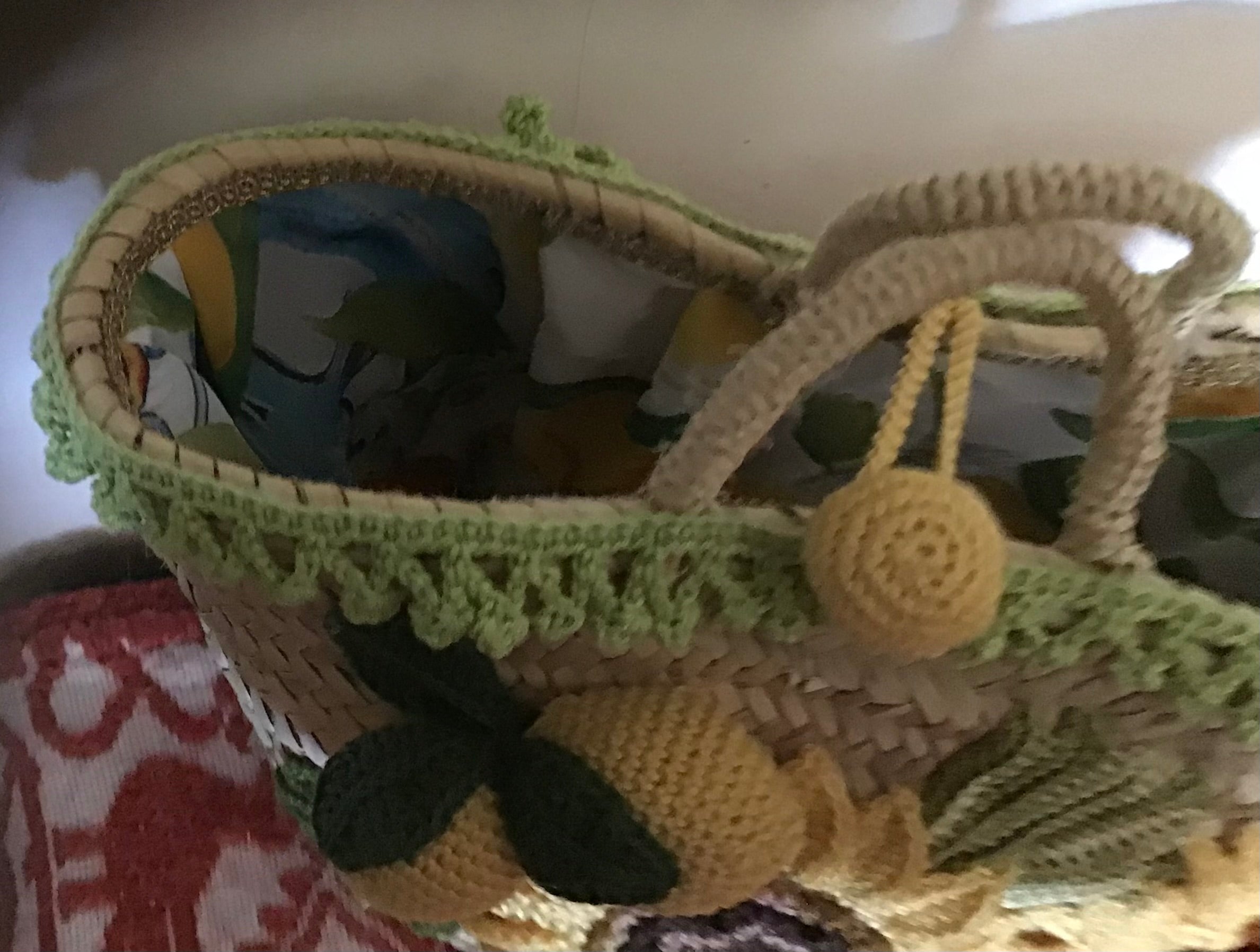 Borsa in paglia con decorazioni all’uncinetto – Fatta a mano
