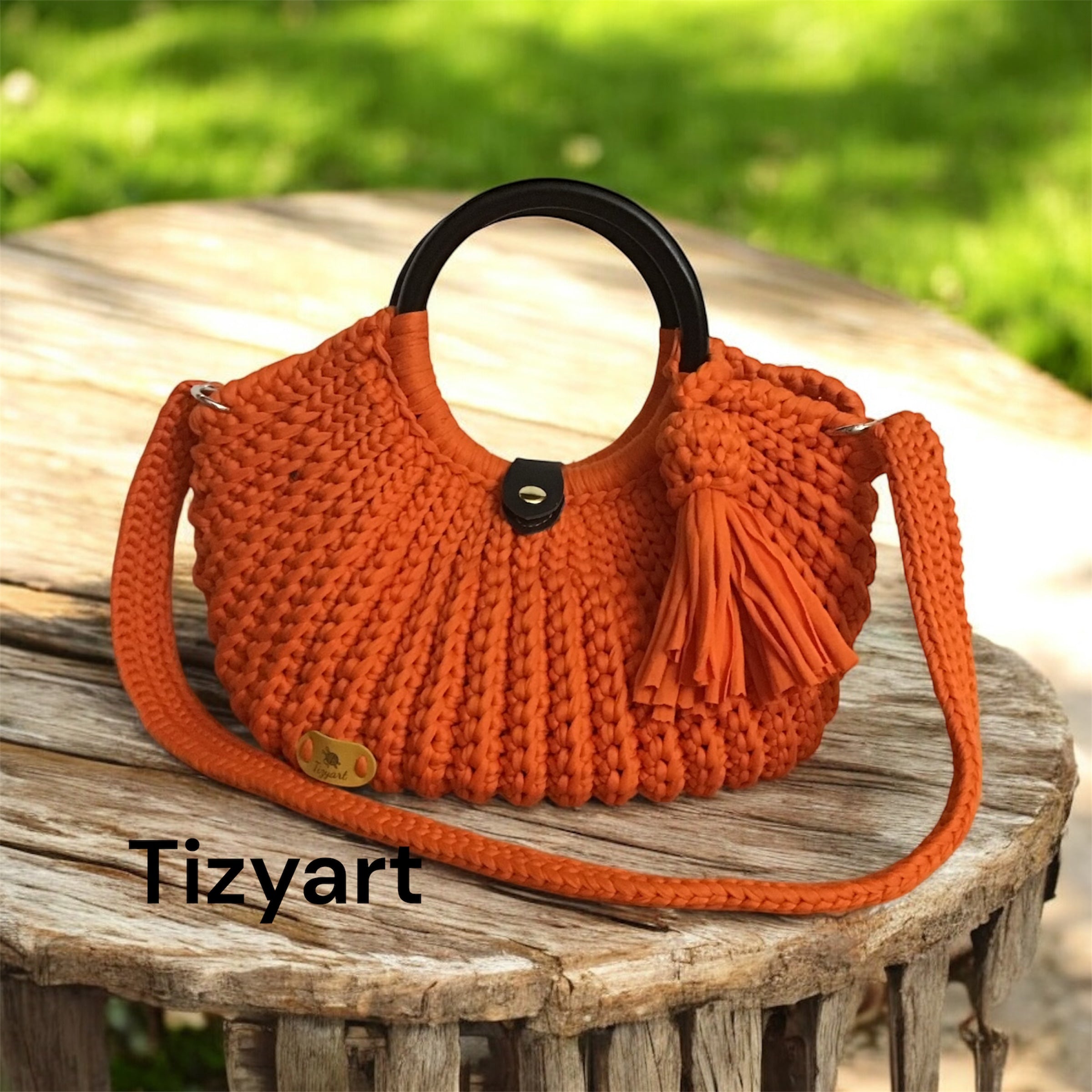 Borsa artigianale fatta a mano all’uncinetto – Tizyart