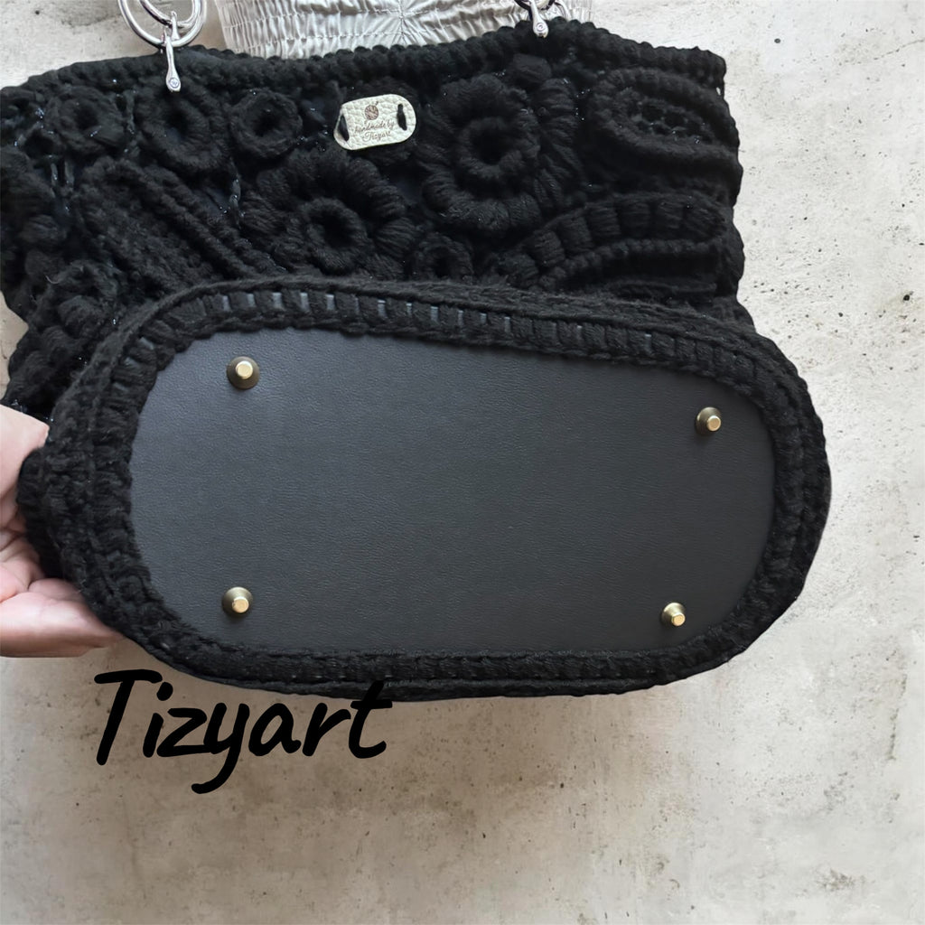 Borsa nera in lana con manici lunghi in similpelle