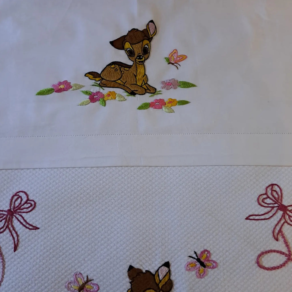 Coordinato carrozzina ricamato “Cuccioli nel bosco” – Tizyart