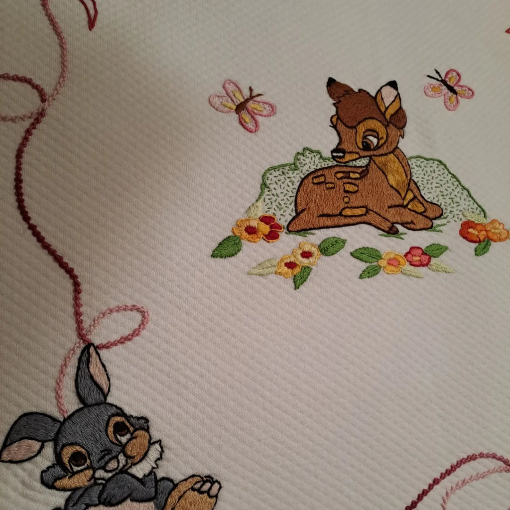 Coordinato carrozzina ricamato “Cuccioli nel bosco” – Tizyart