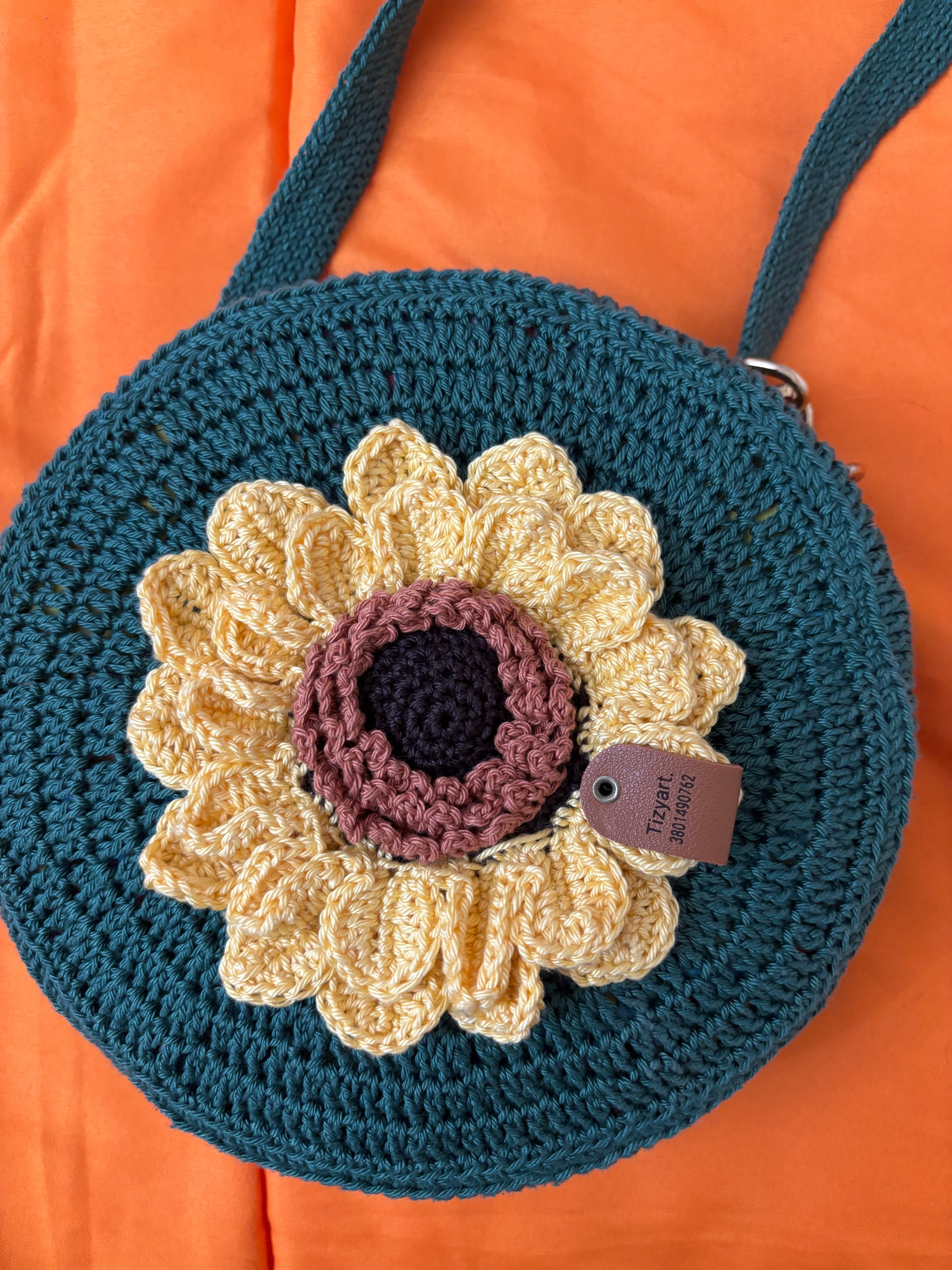 Borsetta Rotonda in Cordoncino Verde con Fiore Decorativo