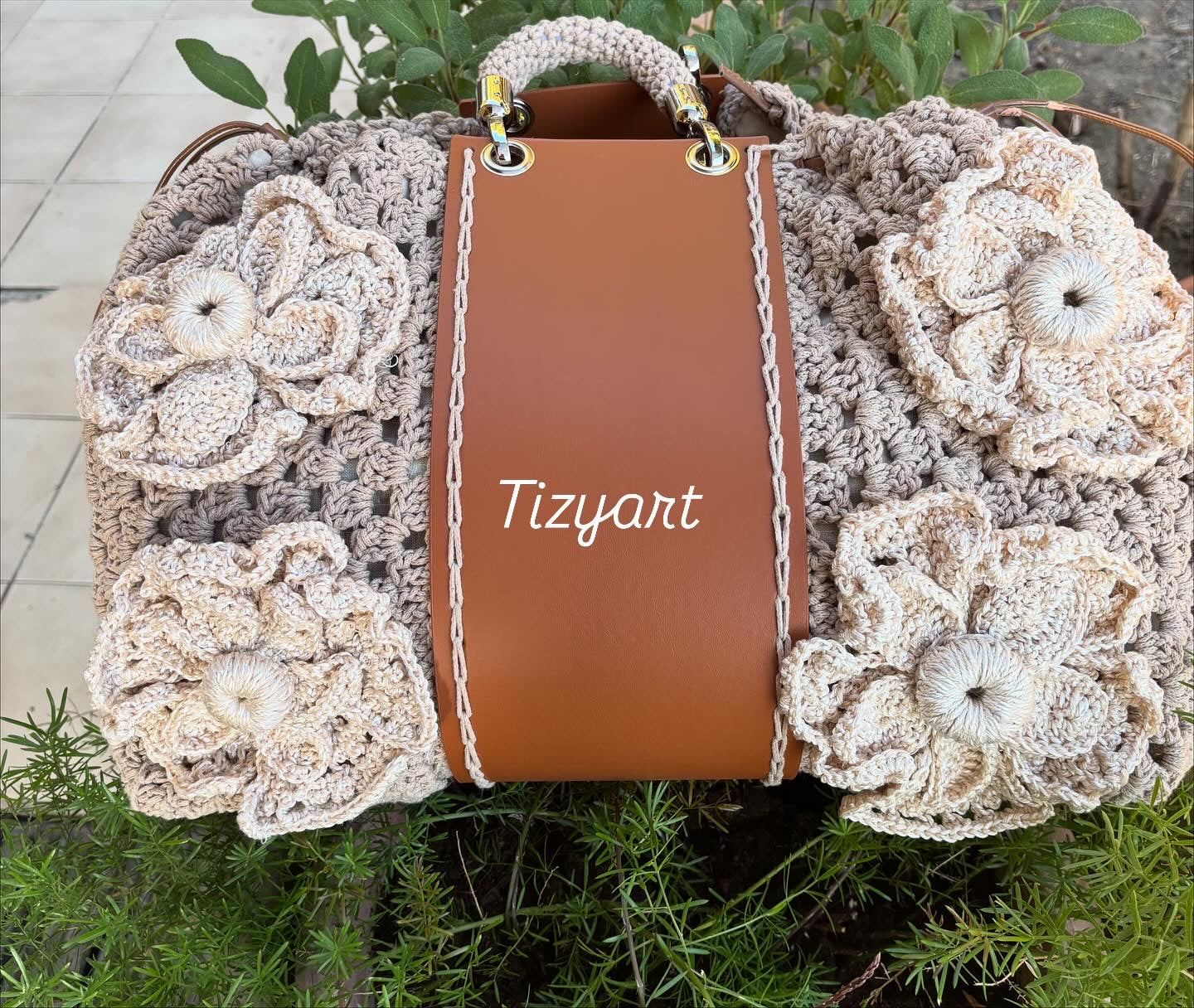 (Copia) ⸻

Borsa crochet con fiori 3D Collezione Tizyart Handmade