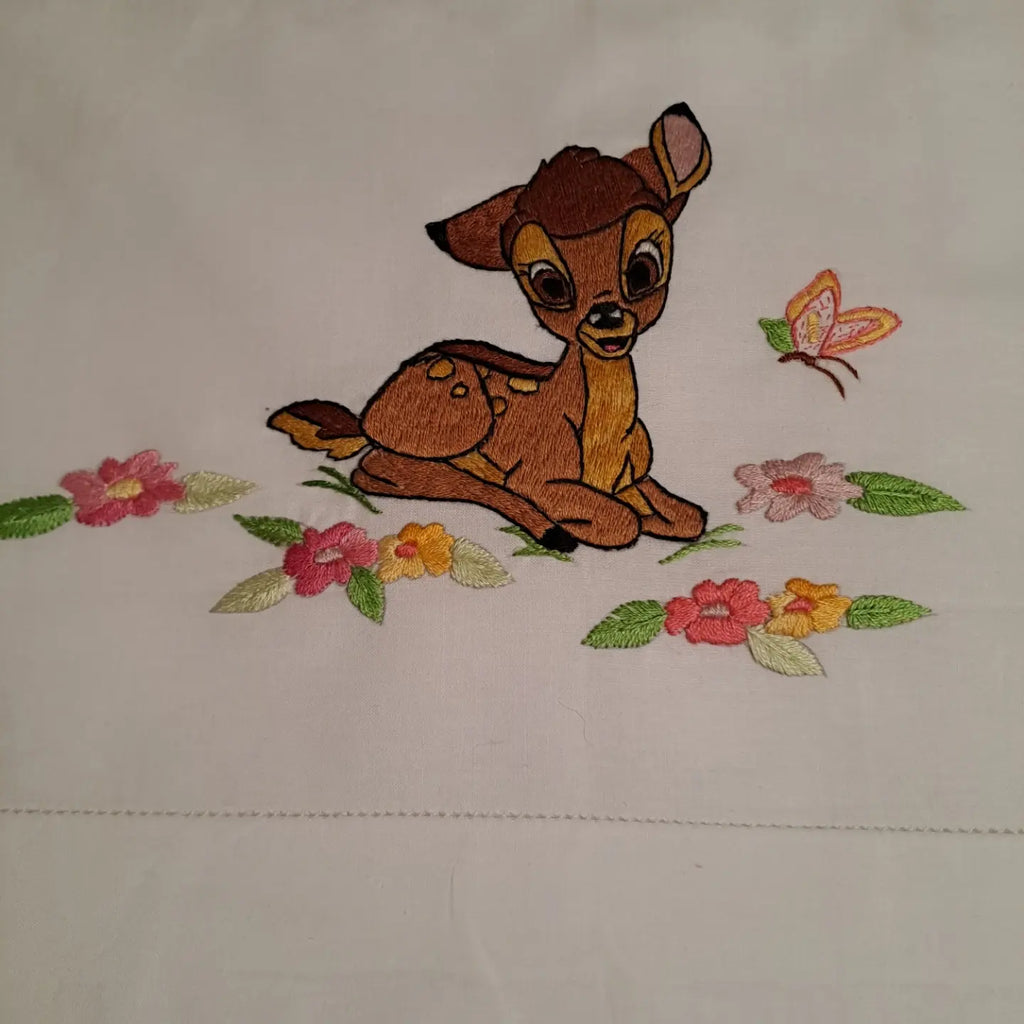 Coordinato carrozzina ricamato “Cuccioli nel bosco” – Tizyart