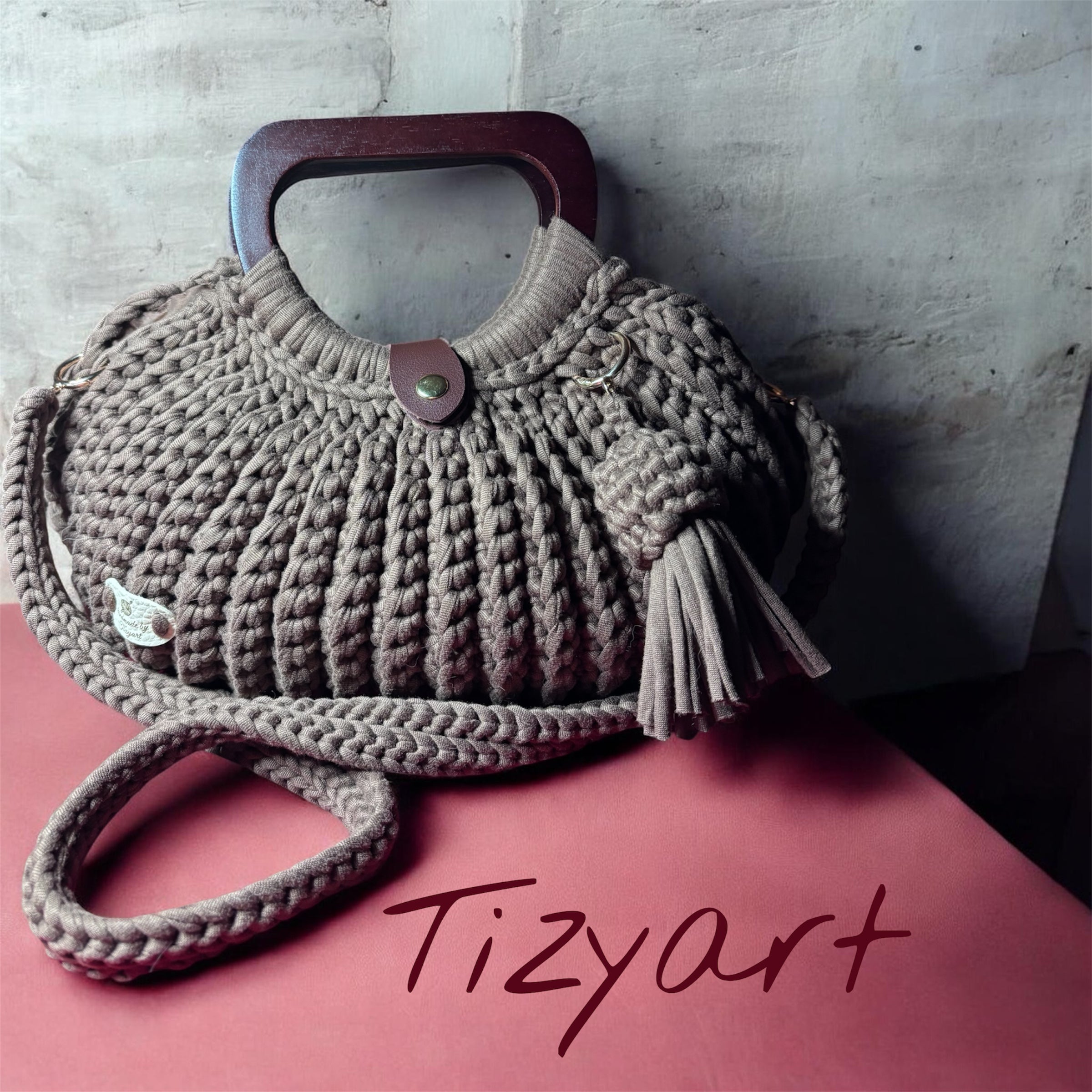 Borsa artigianale fatta a mano all’uncinetto – Tizyart